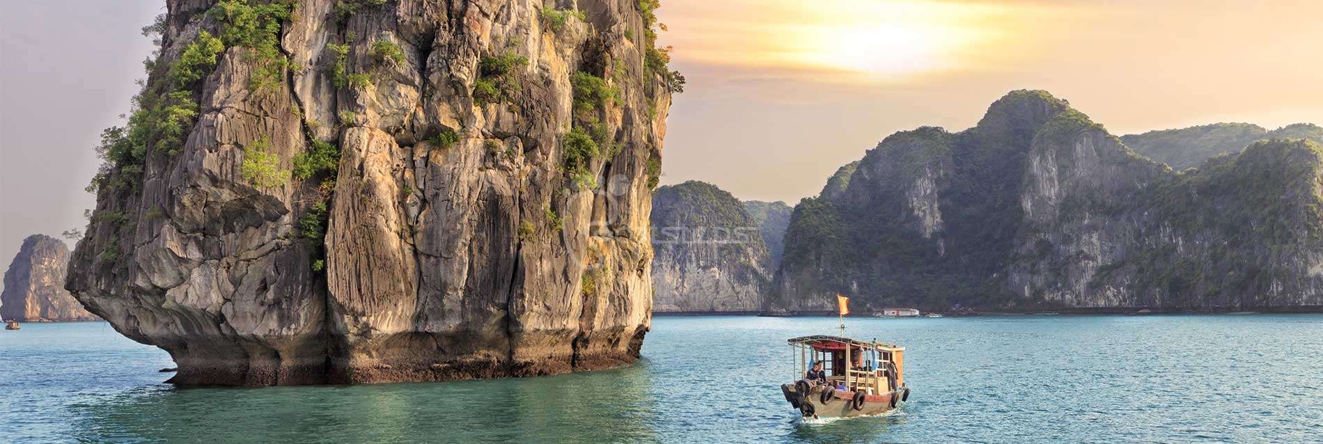 La Baie D Halong Vic En Bigorre